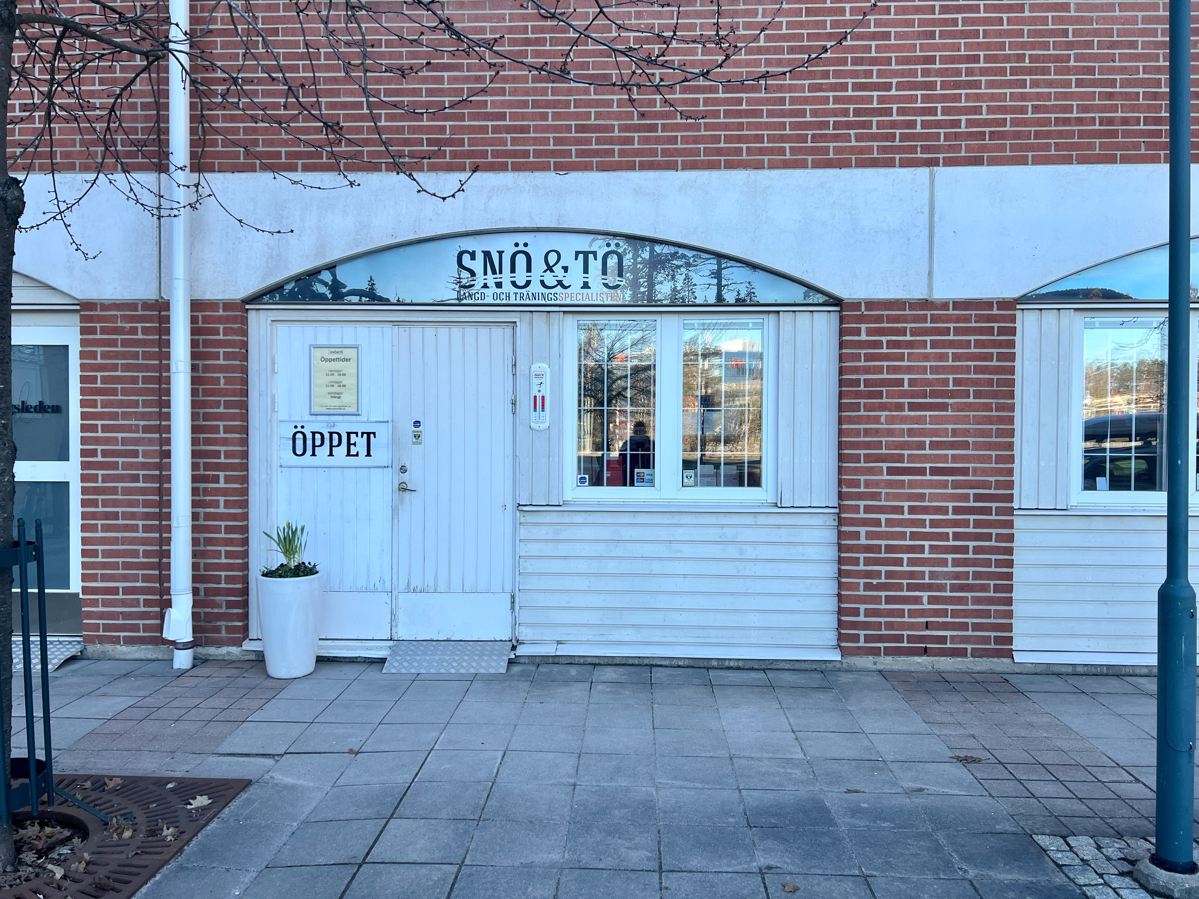 Butiken är stängd från skärtorsdagen 14/4 & öppnar först på tisdag 19/4.