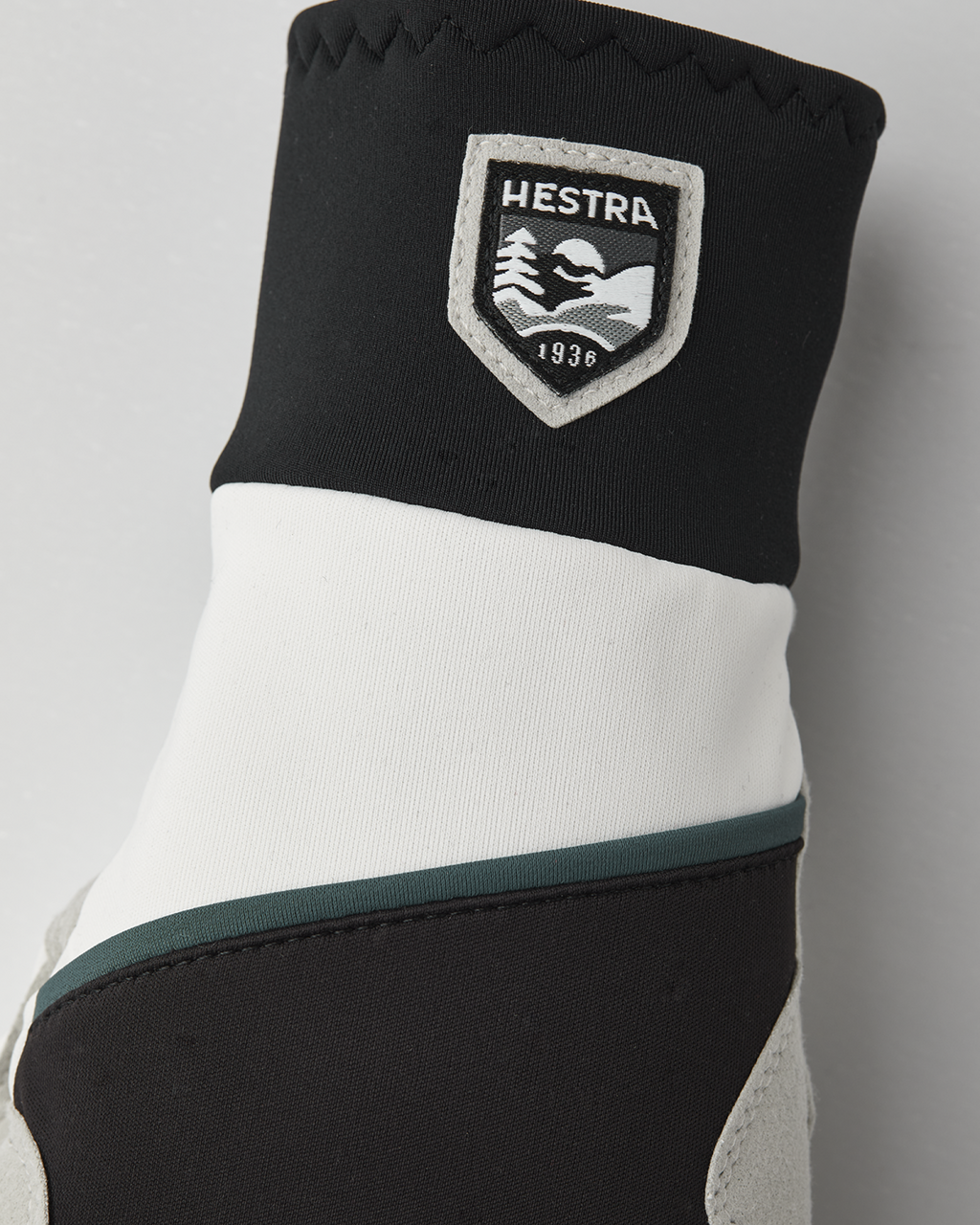 HESTRA Comfort Tracker - 5 finger, Black/Ivory